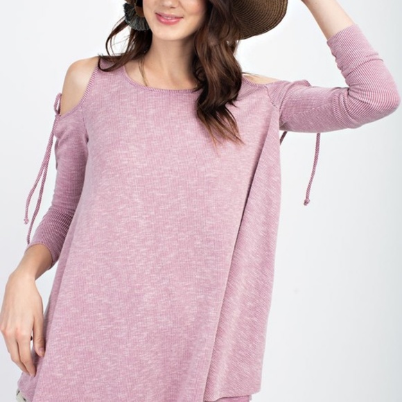 Cold Should Tunic Top, Lace Up Sleeves - Picture 7 of 7